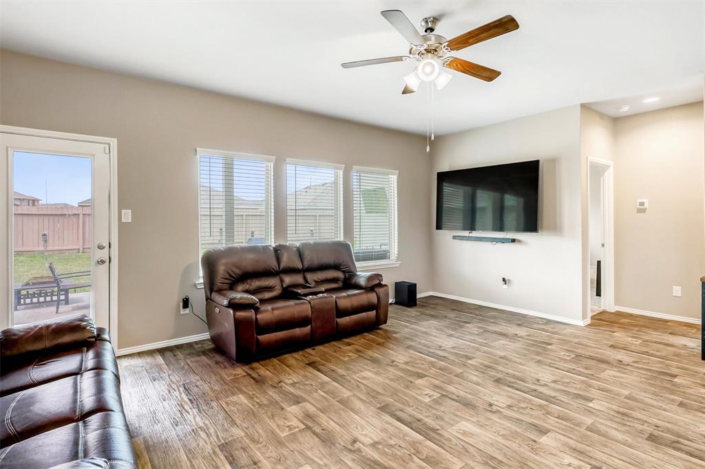 7575 Katy Freeway #9, Houston, Texas image 8