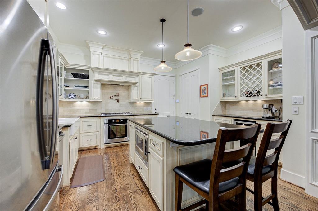 4505 Blossom Street, Houston, Texas image 12