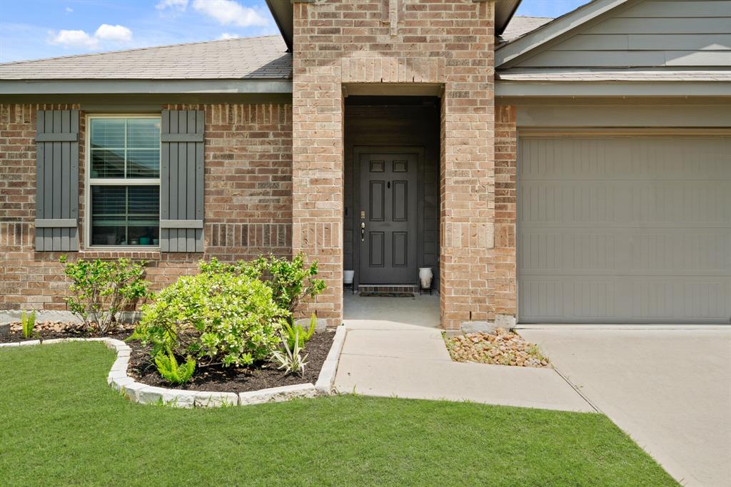 4734 Avellino Base Drive, Katy, Texas image 2