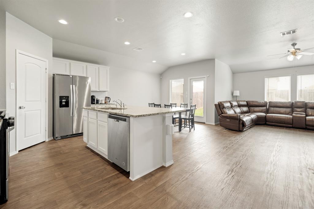 4734 Avellino Base Drive, Katy, Texas image 3