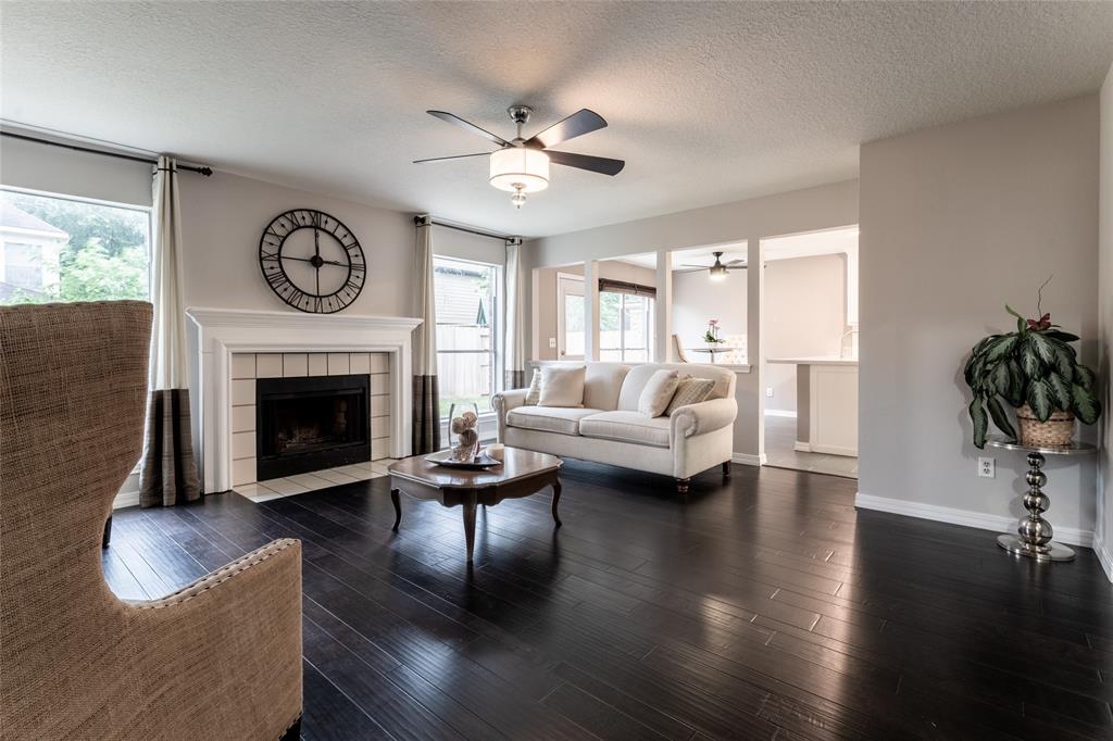 4001 Spring Branch Drive, Pearland, Texas image 11