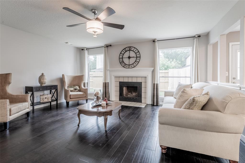 4001 Spring Branch Drive, Pearland, Texas image 13