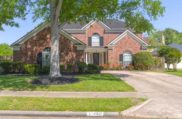 4001 Spring Branch Drive, Pearland, Texas image 1