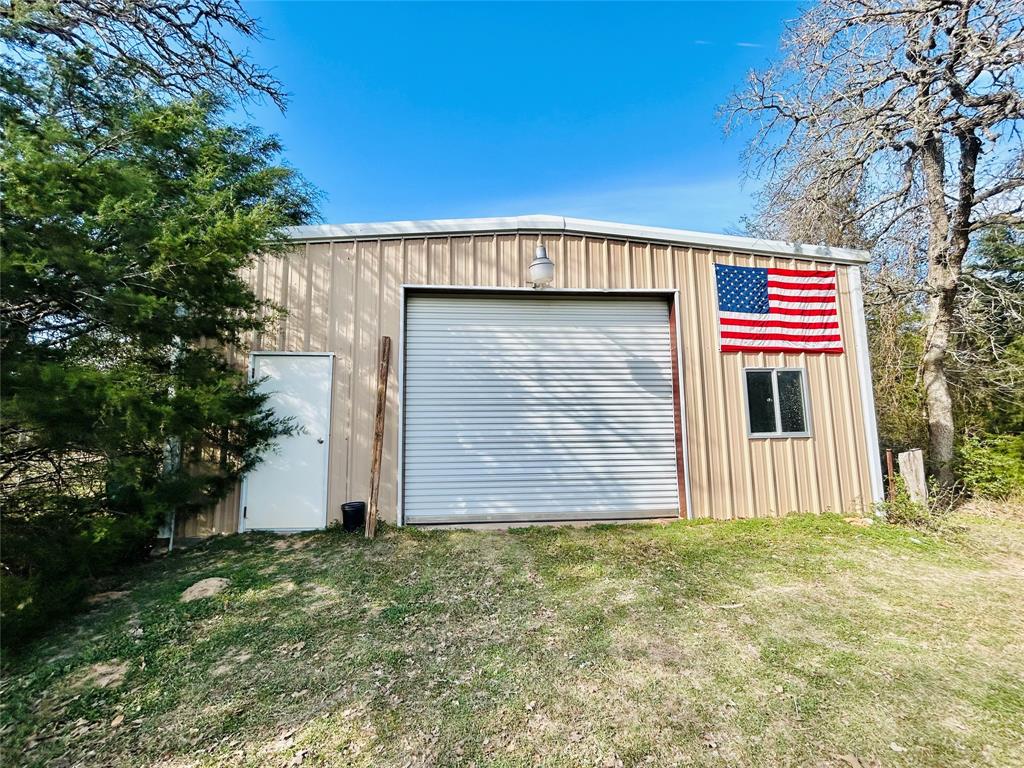 1076 W Branding Iron Rd, Weimar, Texas image 6