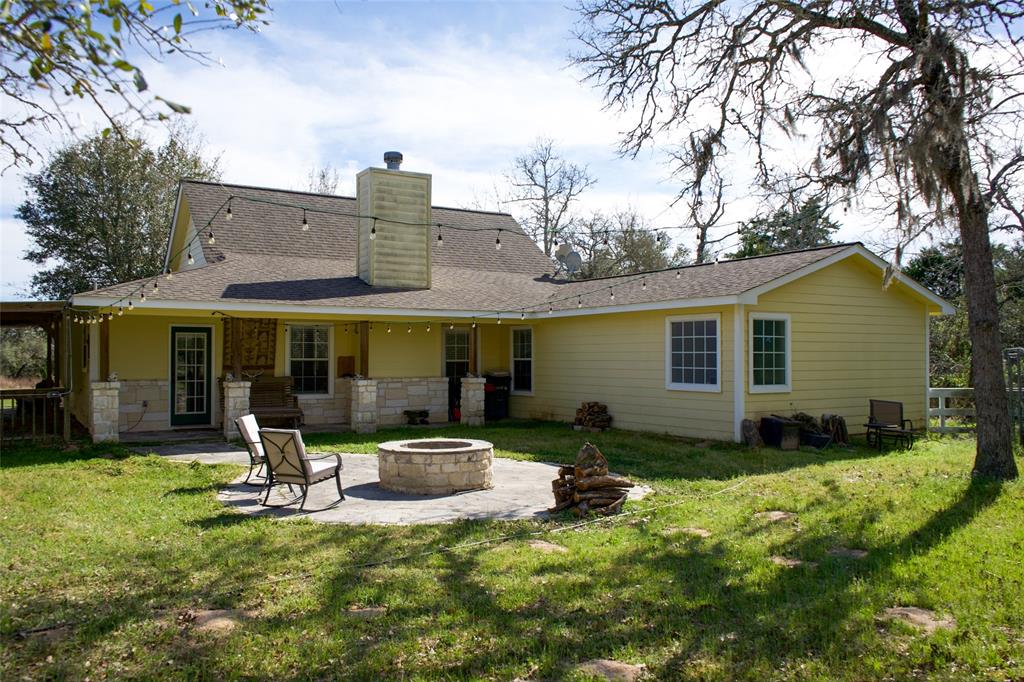 1076 W Branding Iron Rd, Weimar, Texas image 24