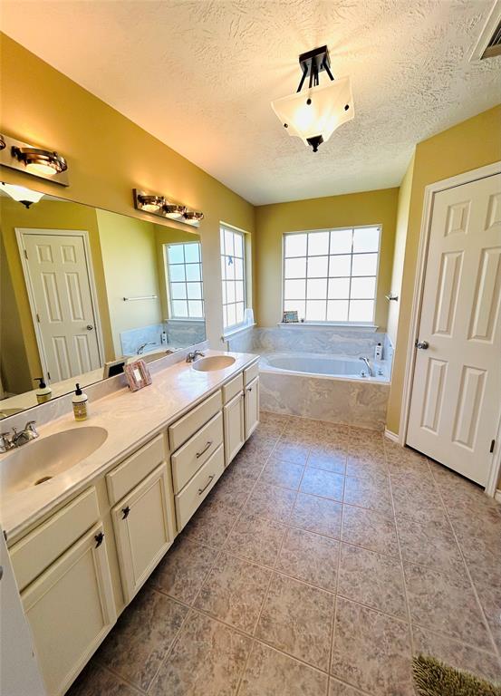 1076 W Branding Iron Rd, Weimar, Texas image 18