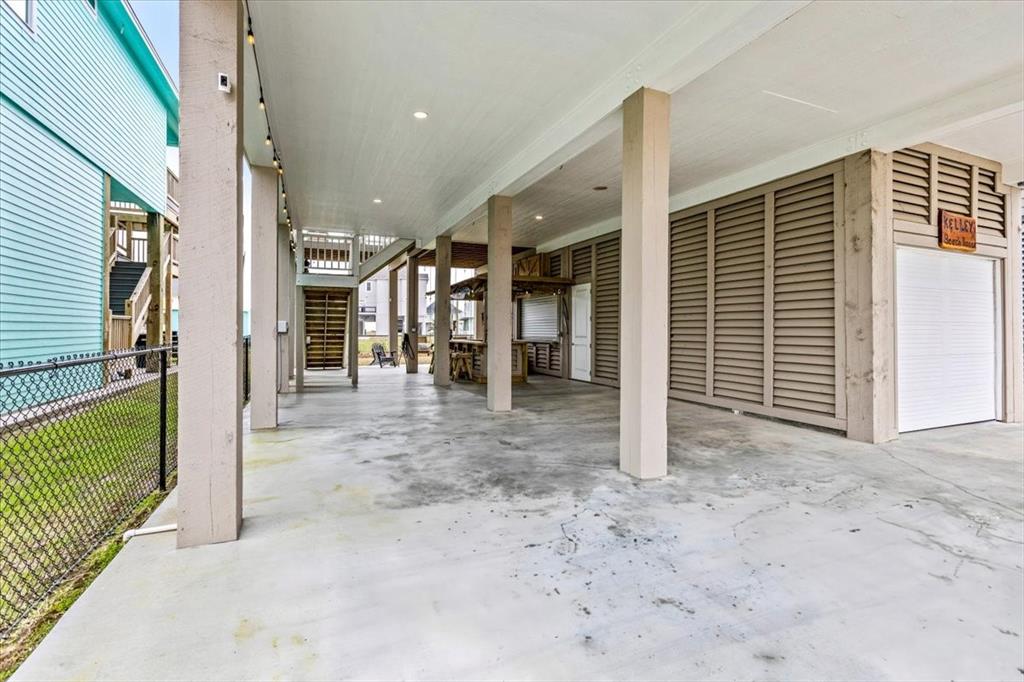 1990 Royalville Court, Crystal Beach, Texas image 34