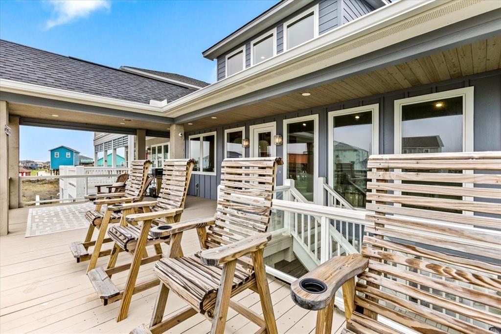 1990 Royalville Court, Crystal Beach, Texas image 3