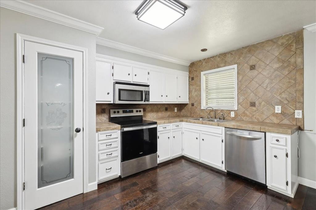 1216 Marshall Avenue, Nederland, Texas image 12
