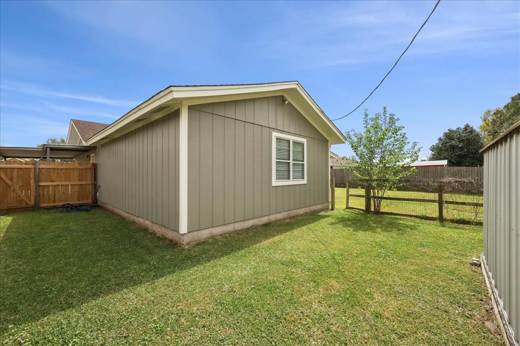 1216 Marshall Avenue, Nederland, Texas image 32