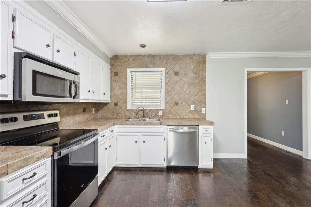 1216 Marshall Avenue, Nederland, Texas image 13