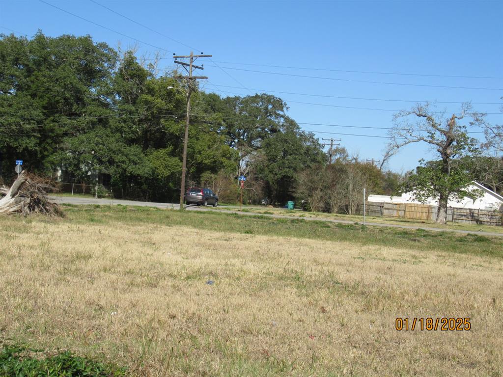 1110 N 13th Street, Orange, Texas image 2