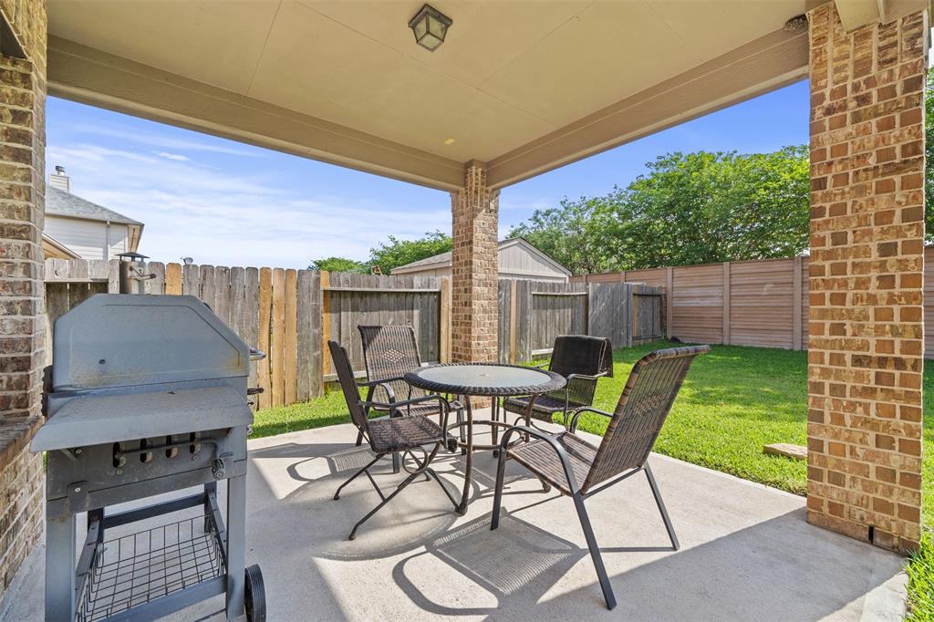 514 Whitney Oaks Lane, Stafford, Texas image 37