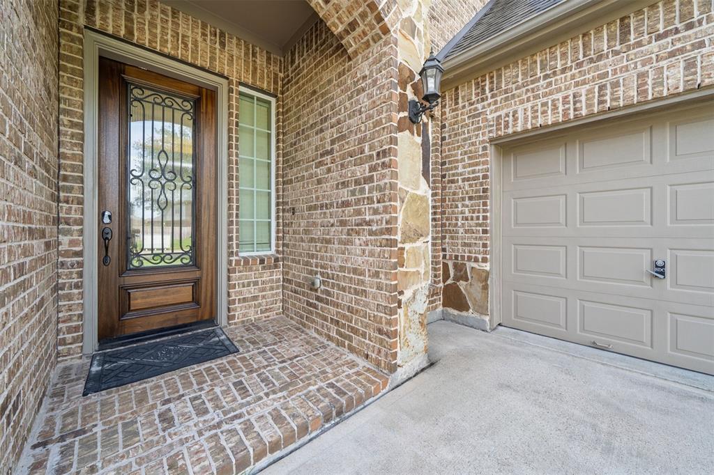 514 Whitney Oaks Lane, Stafford, Texas image 2