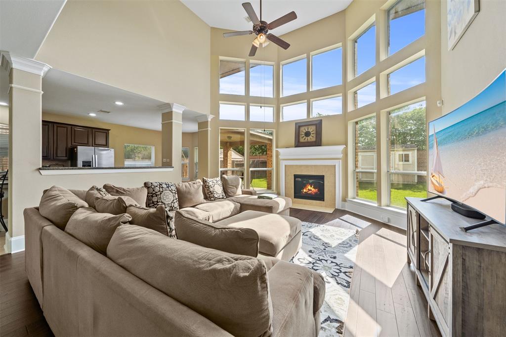 514 Whitney Oaks Lane, Stafford, Texas image 10