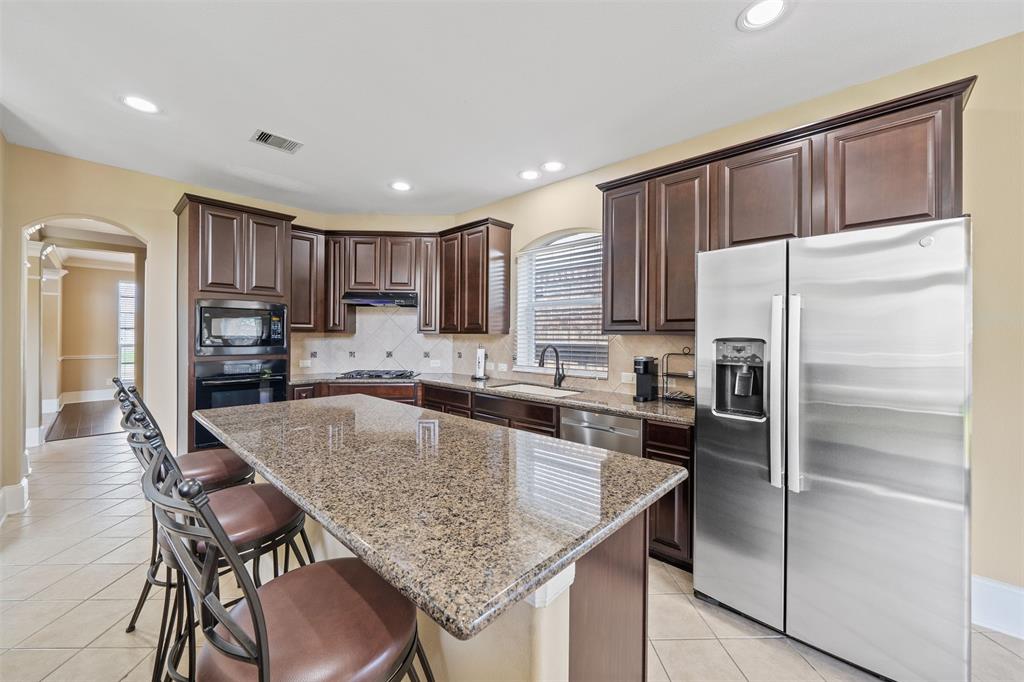 514 Whitney Oaks Lane, Stafford, Texas image 7