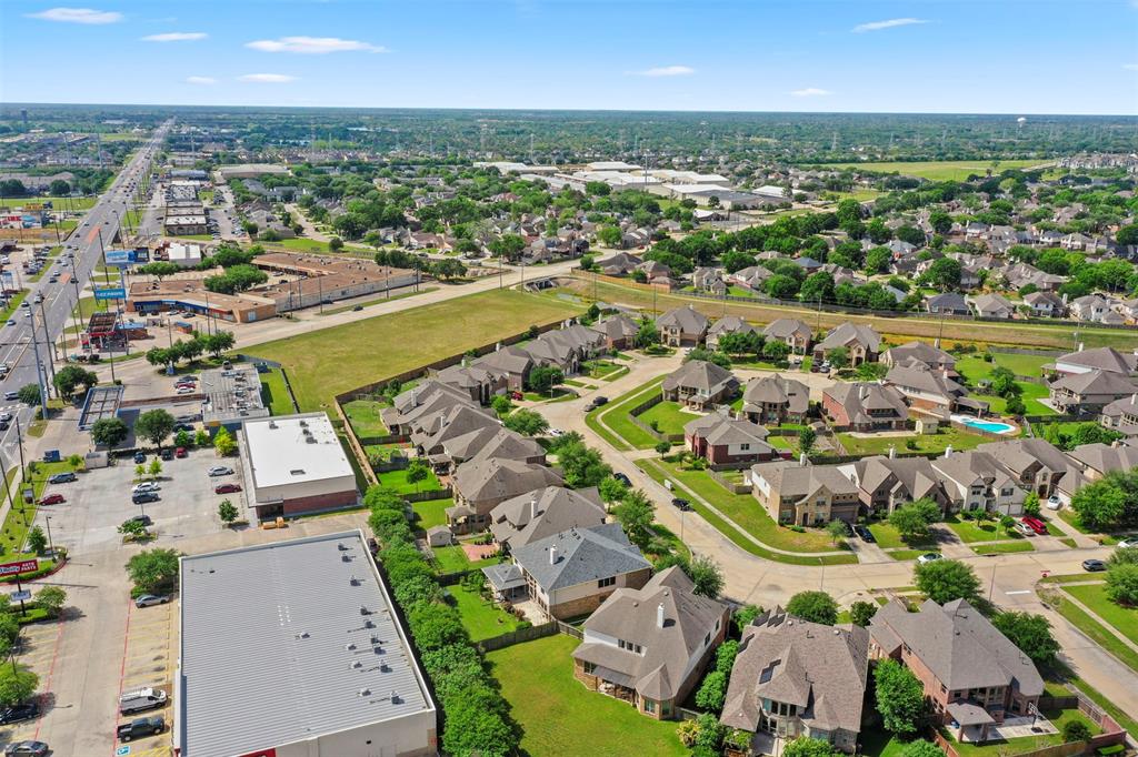 514 Whitney Oaks Lane, Stafford, Texas image 45