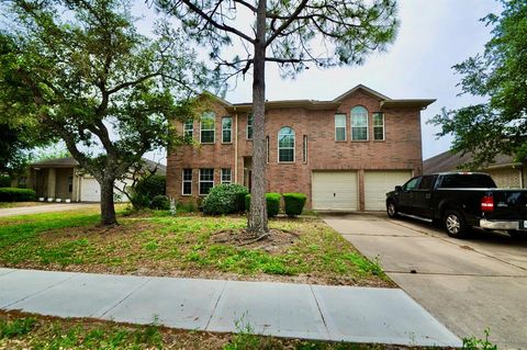 Single Family Residence in Pearland TX 6806 Adella Court.jpg