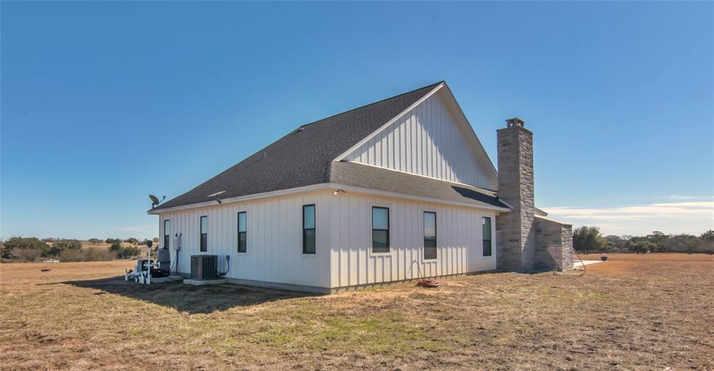 2122 County Road 324, Yoakum, Texas image 23