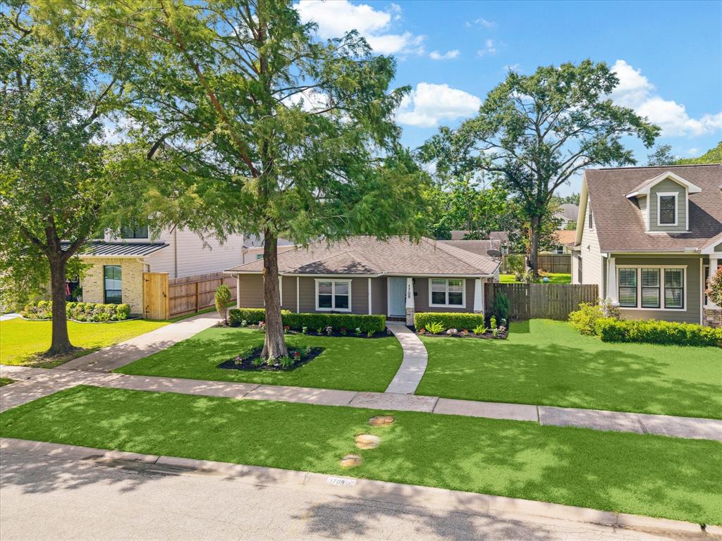 1709 Chantilly Lane