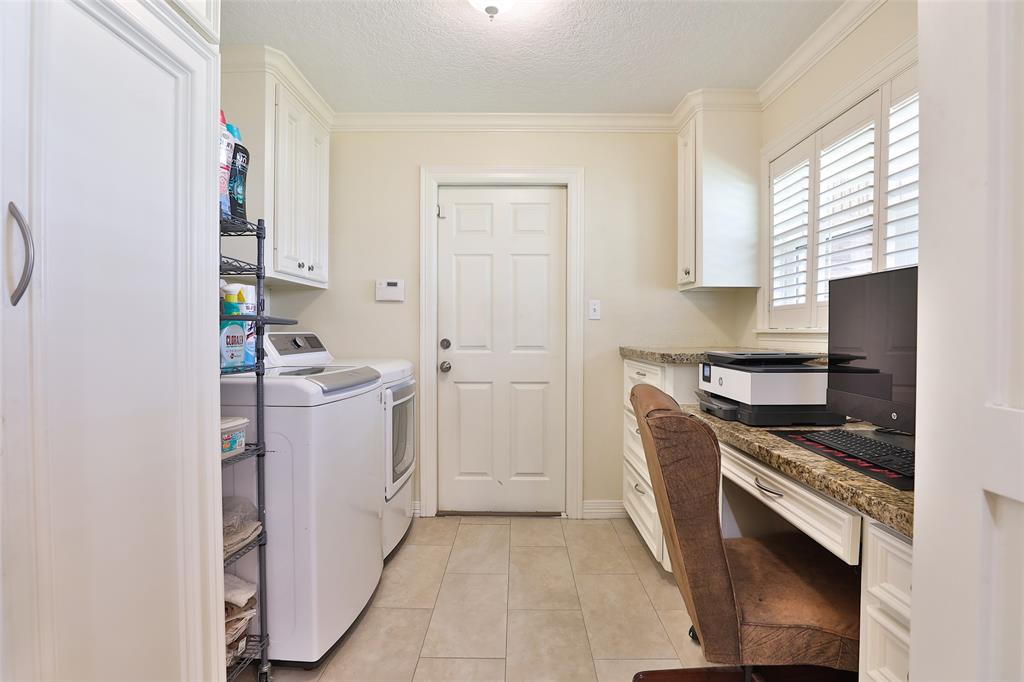 6235 Queenswood Lane, Houston, Texas image 17