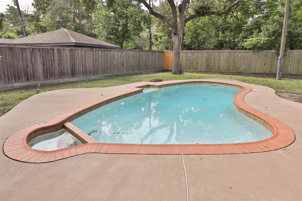 6235 Queenswood Lane, Houston, Texas image 30