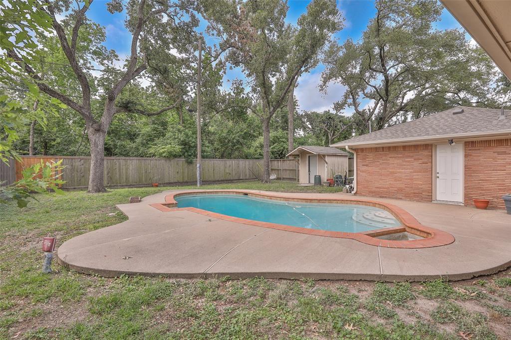 6235 Queenswood Lane, Houston, Texas image 28