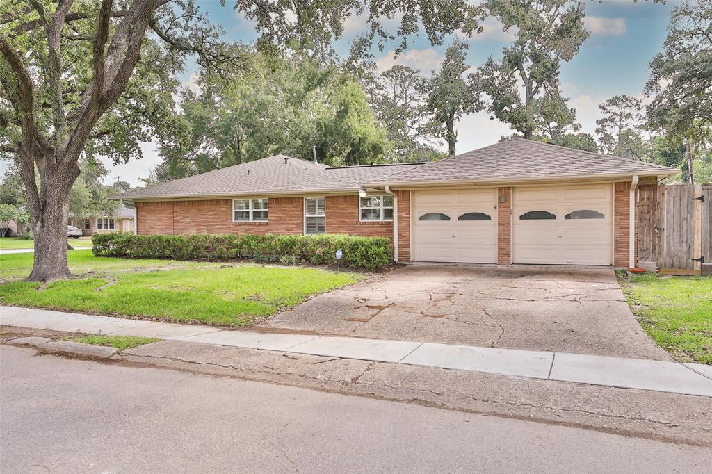 6235 Queenswood Lane, Houston, Texas image 3