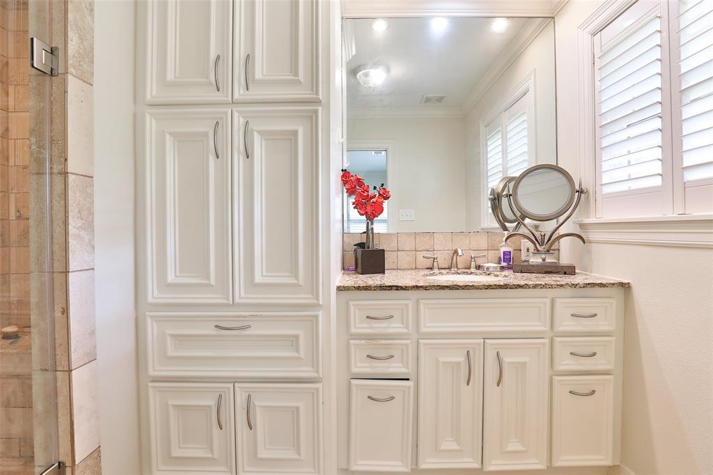 6235 Queenswood Lane, Houston, Texas image 24