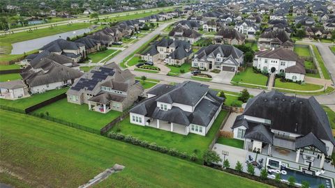 1808 Austin Creek Friendswood TX 77546