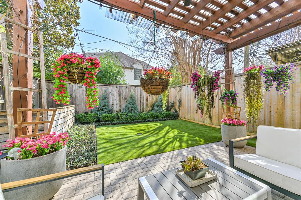 2109 Briarglen Drive, Houston, Texas image 31
