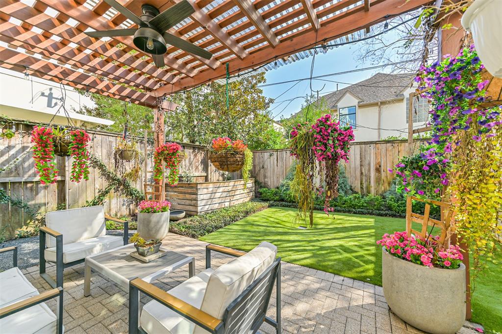 2109 Briarglen Drive, Houston, Texas image 1