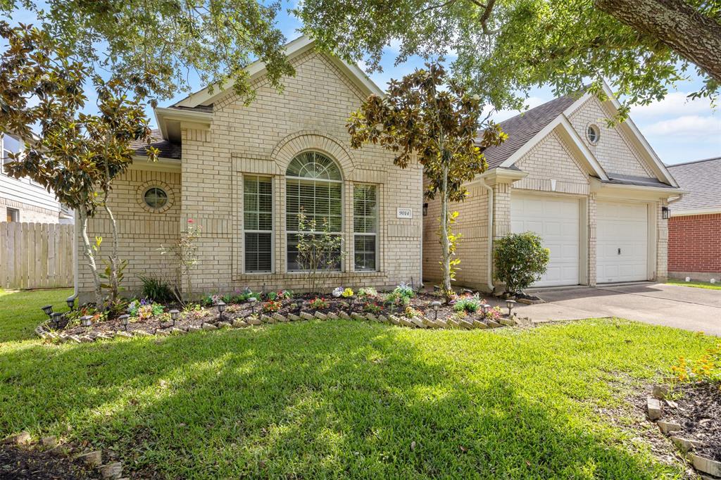 9014 Carriage Point Drive, Sugar Land, Texas image 3