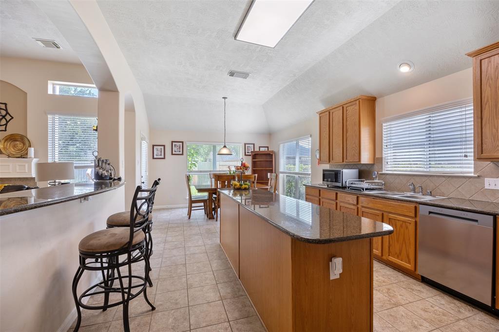 9014 Carriage Point Drive, Sugar Land, Texas image 12