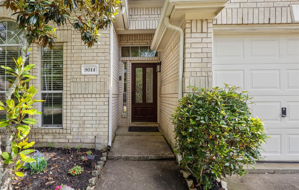 9014 Carriage Point Drive, Sugar Land, Texas image 4