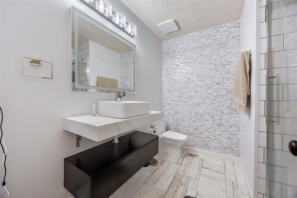 9014 Carriage Point Drive, Sugar Land, Texas image 18