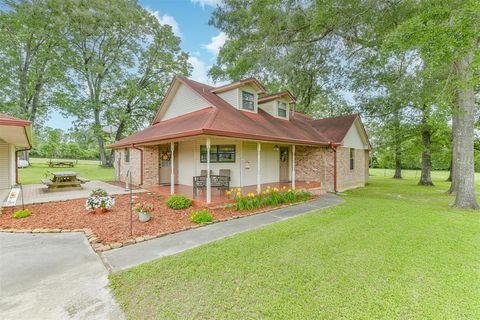 80 Pams Run Shepherd TX 77371