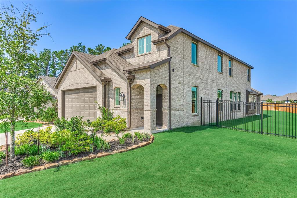 27129 Ivorywood Drive, Magnolia, Texas image 2