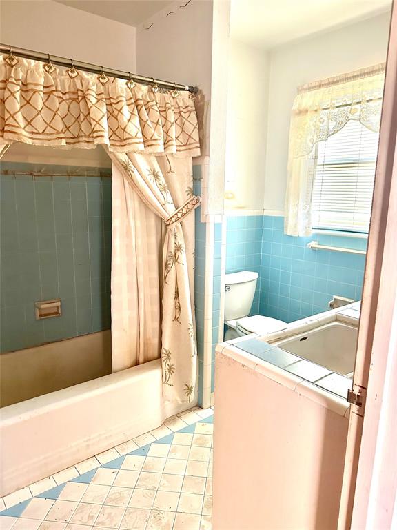 306 Carnation Street, Lake Jackson, Texas image 6