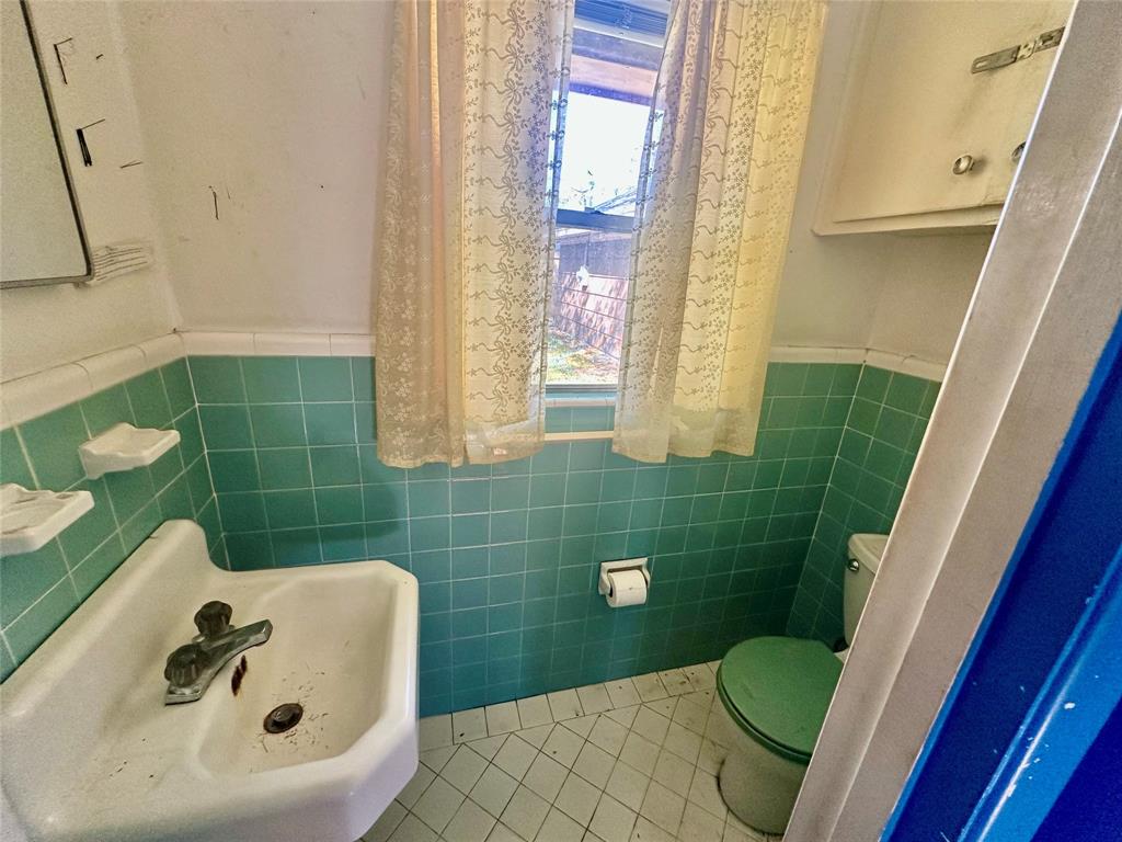 306 Carnation Street, Lake Jackson, Texas image 11
