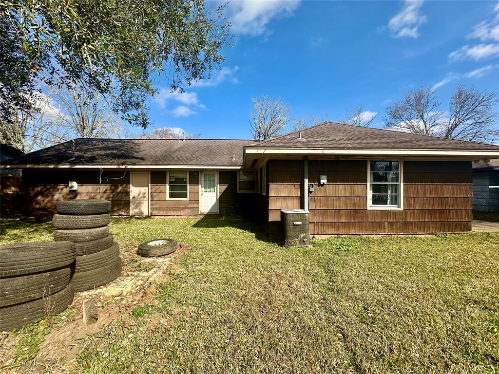 306 Carnation Street, Lake Jackson, Texas image 14