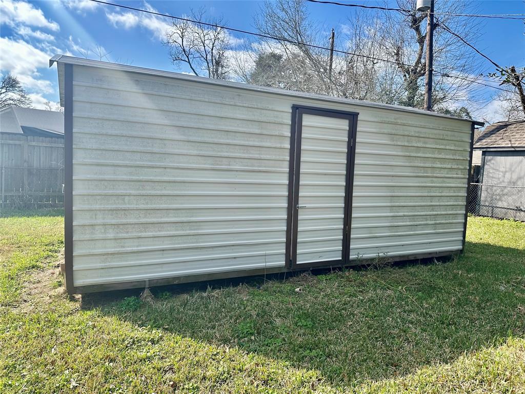 306 Carnation Street, Lake Jackson, Texas image 16