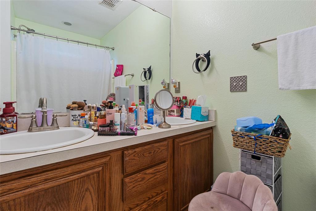 5203 Eagle Heights Drive, Dallas, Texas image 13