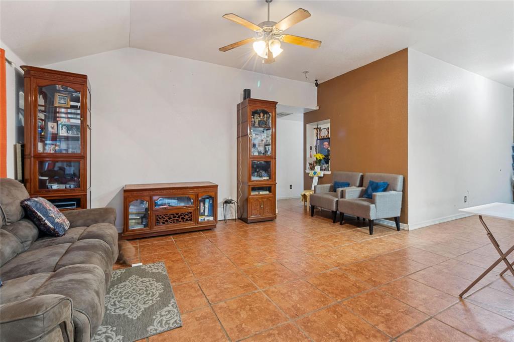 5203 Eagle Heights Drive, Dallas, Texas image 17