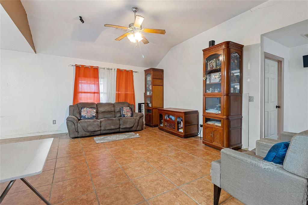 5203 Eagle Heights Drive, Dallas, Texas image 14