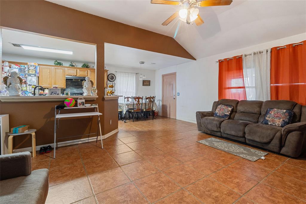 5203 Eagle Heights Drive, Dallas, Texas image 15