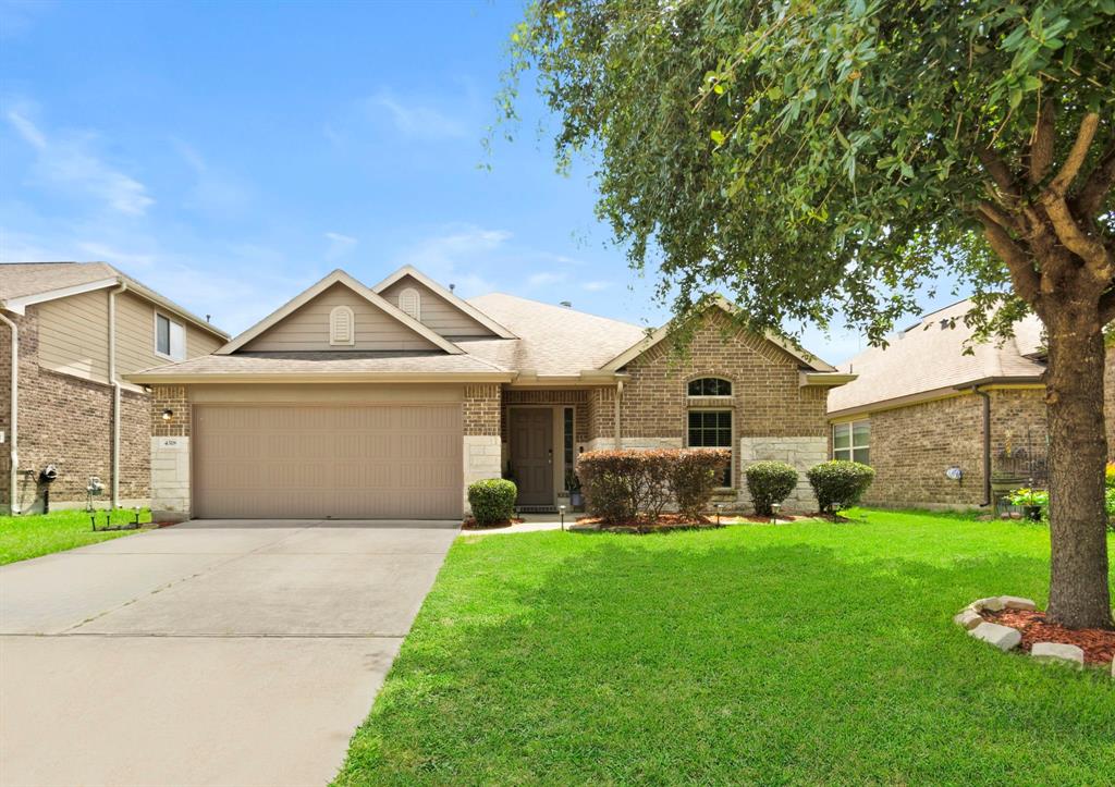 4318 Plumeria Avenue, Baytown, Texas image 2
