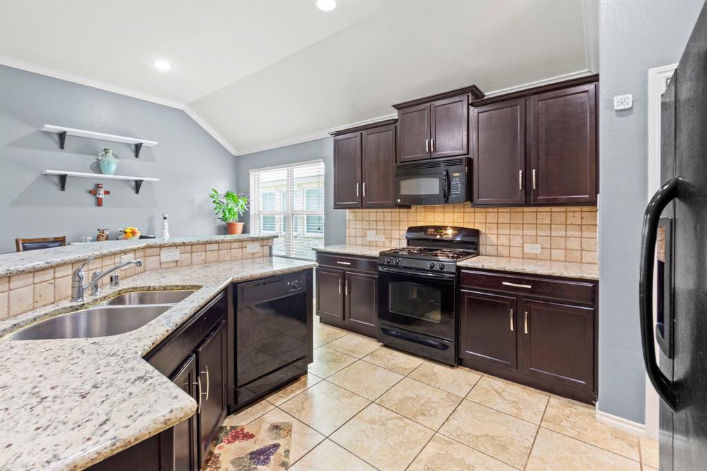 4318 Plumeria Avenue, Baytown, Texas image 9