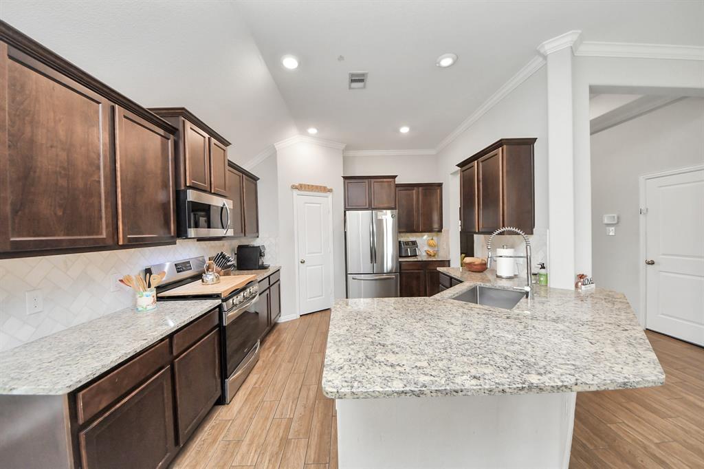 4322 Tawny Timber Drive, Spring, Texas image 9