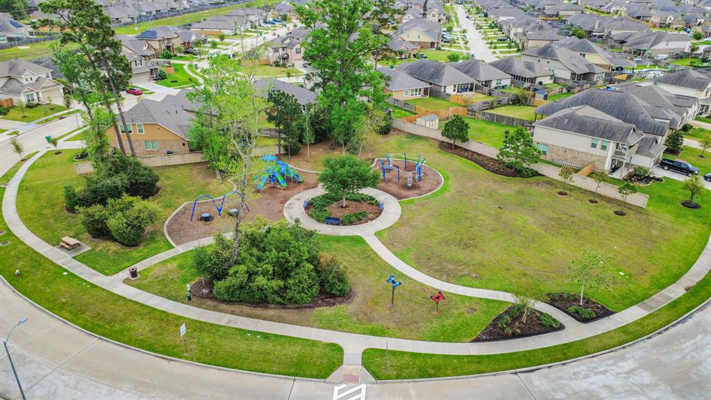 4322 Tawny Timber Drive, Spring, Texas image 38